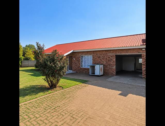 3 BEDROOM HOUSE FOR SALE IN VAN DER WESTHUIZEN